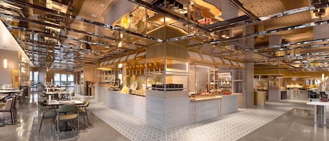 3 restaurants, spécialités Cuisine internationale