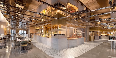 3 restaurants, breakfast, lunch, dinner served; international cuisine