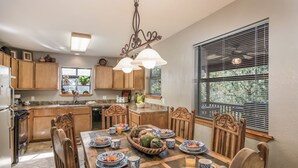 Studio (3 Bedrooms) | Fasilitas properti
