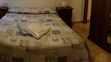 1 bedroom, desk, iron/ironing board, WiFi
