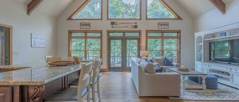 Smart TV, chimenea, videojuegos y tenis de mesa