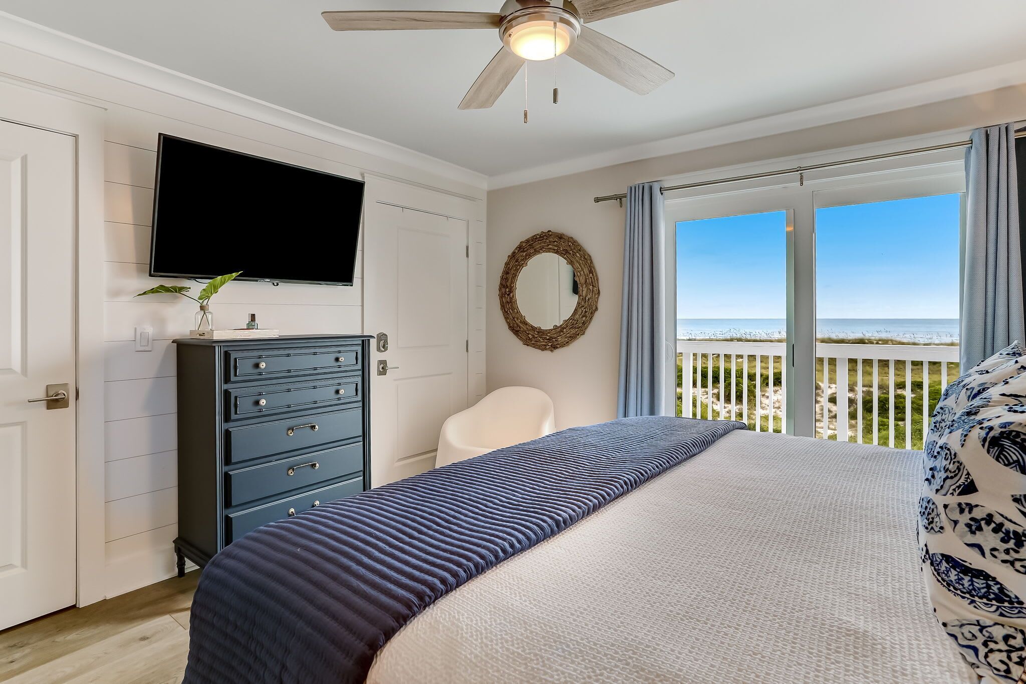 3 bedrooms, iron/ironing board, travel cot, free WiFi