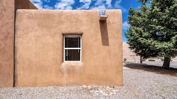 House (1 Bedroom) | Property amenity