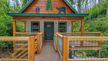 Studio (1 Bedroom) | Front of property