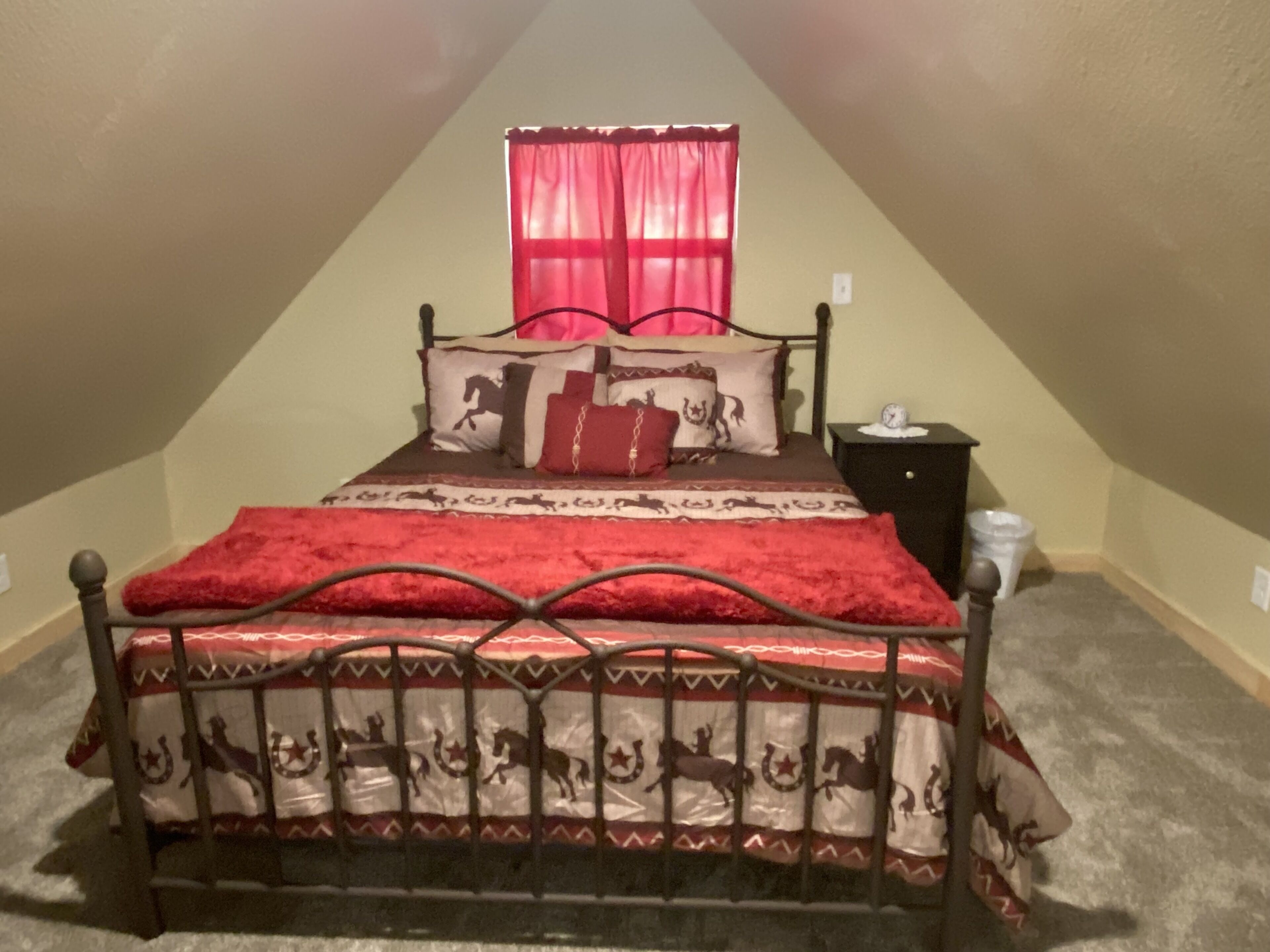 2 bedrooms, travel cot, free WiFi, bed sheets