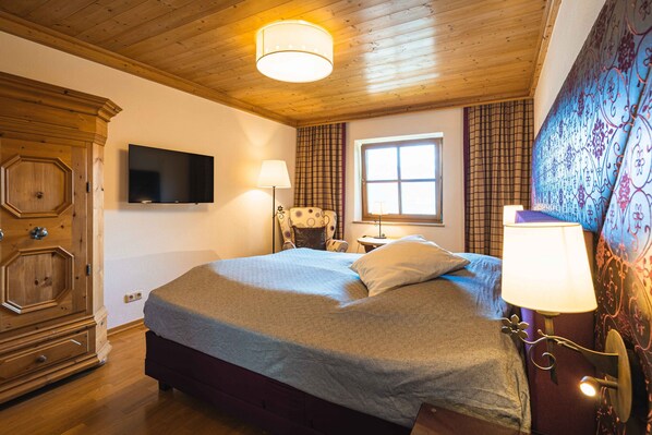 4 bedrooms, soundproofing, iron/ironing board, free WiFi