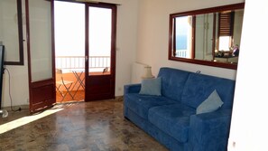 TV - Studio Residence des iles with sea view (ajaccio)