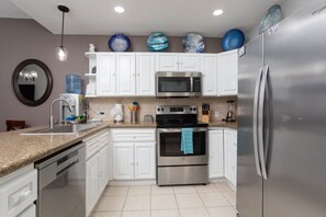 Fridge, microwave, oven, stovetop - Sonoran Sea RESORT Oceanfront PENTHOUSE (Puerto Peñasco)