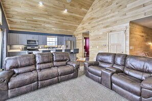 TV connectée, cheminée, jeux vidéo, lecteur de DVD