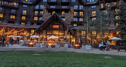 Indulgez dans la vie de suite au luxueux Ritz-Carlton Bachelor Gulch !