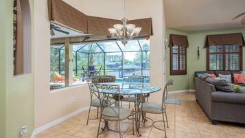 House (3 Bedrooms) | Property amenity