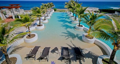 Oceanfront Private 10 Bedroom Villa perfect Wedding/ family/ friends reunions,