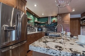 Studio (5 Bedrooms) | Property amenity