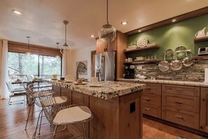 Studio (5 Bedrooms) | Property amenity