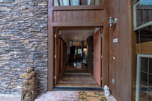 Studio (5 Bedrooms) | Property amenity