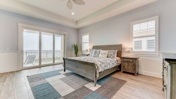 6 bedrooms, individually decorated, individually furnished, desk