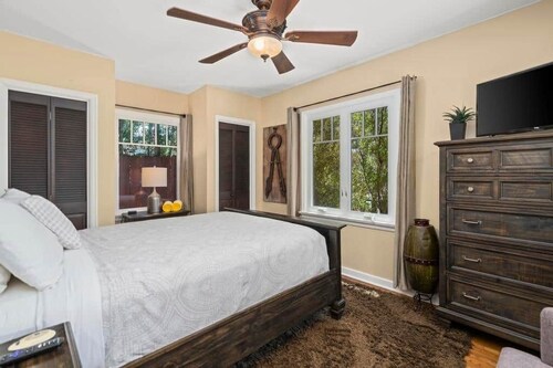 The Kensington Canyon Estate | Celebrity Vacation Homes