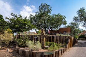 House (2 Bedrooms) | Property amenity