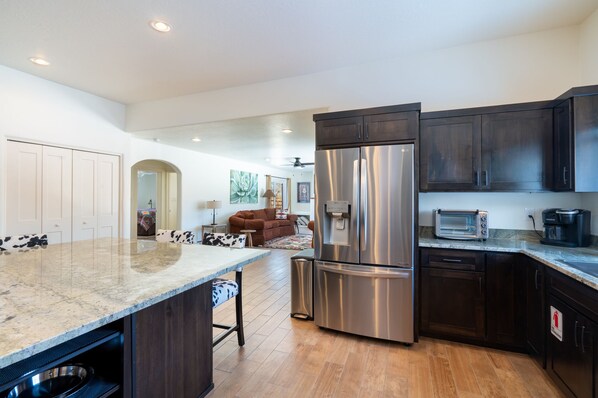 House, Multiple Beds, Patio | Private kitchen | Fridge, microwave, oven, stovetop
