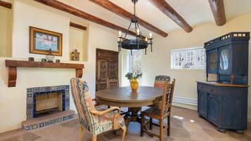 House (2 Bedrooms) | Property amenity