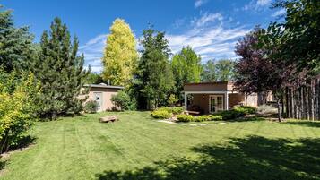 House (2 Bedrooms) | Property amenity