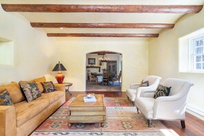 Casa (2 Bedrooms) | Servicio de la propiedad