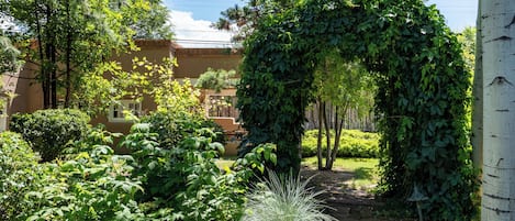 House (2 Bedrooms) | Property amenity