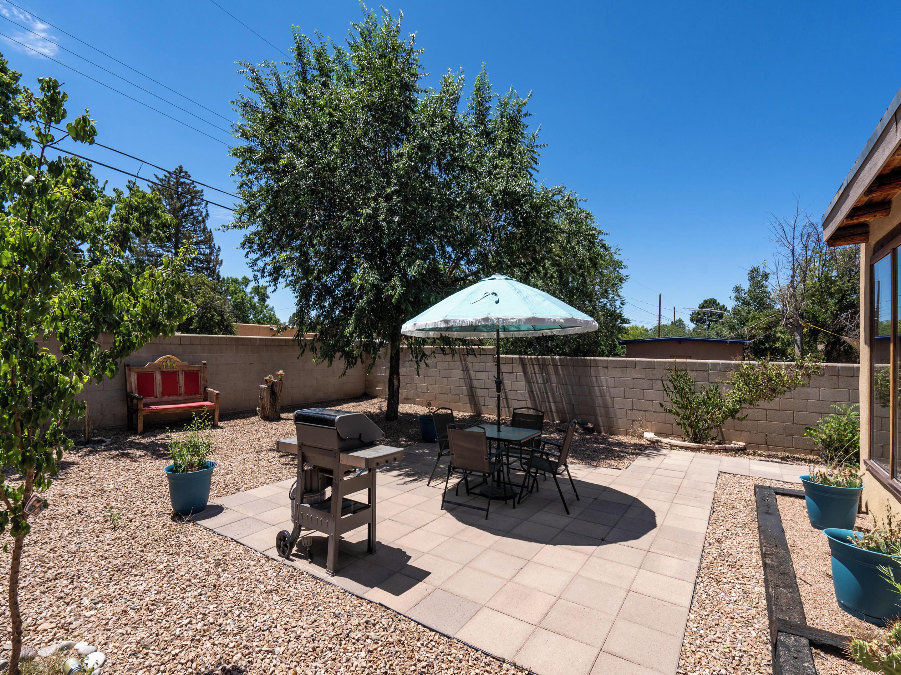 House (2 Bedrooms) | Kemudahan hartanah