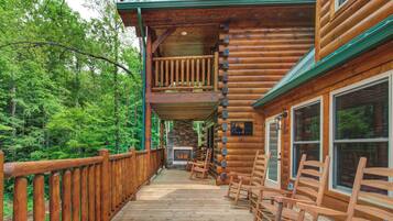 Studio (5 Bedrooms) | Front of property