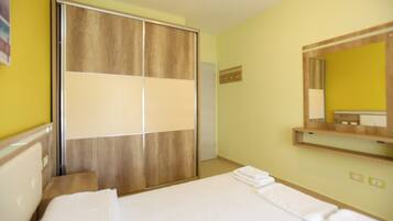 1 bedroom, free WiFi, bed sheets