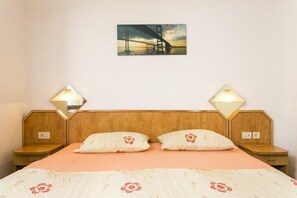 2 Schlafzimmer, Bügeleisen/Bügelbrett, Internetzugang, Bettwäsche