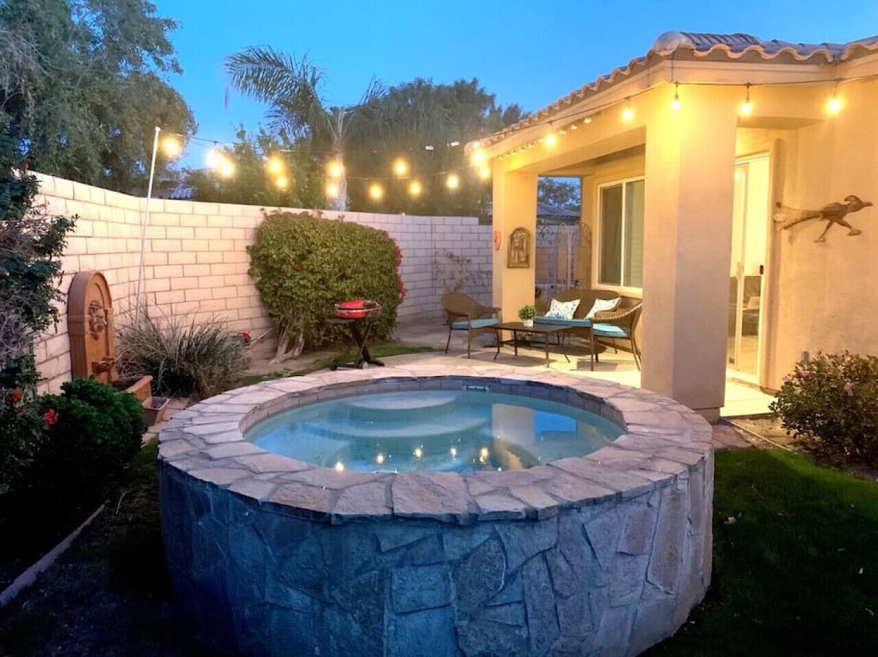Pacino  · Beautiful Desert Getaway!*Private Spa/Pools/Games*