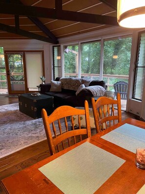 House, Private Bathroom (Treetops in Town) | Interior