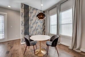 Dining - 3BR Entire Home: Sleeps 8 In Downtown Houston (Houston)