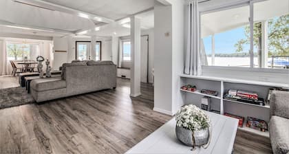 Love The 8 Lakes Life!