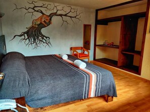 Individually decorated, desk, free WiFi, bed sheets - Casa Nucú Hotel (San Cristóbal de las Casas)