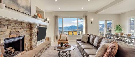 Télévision, cheminée