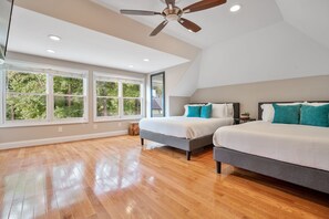 4 bedrooms, iron/ironing board, WiFi, bed sheets