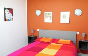 1 bedroom, iron/ironing board, travel cot, free WiFi