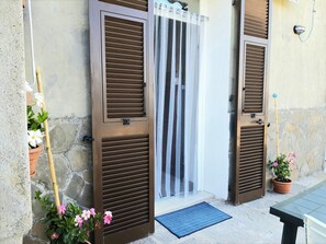 تفاصيل الفندق من الخارج