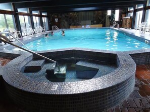 Piscina interna, piscina externa