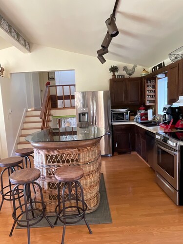 Shelley's Retreat, entire house & efficiency suite