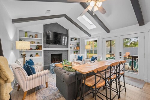 Casa da Vida | Poolside Fun & Comfort 4BR/2.5BA