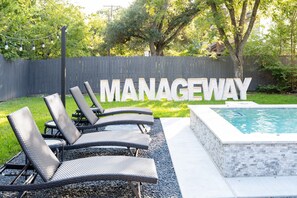 Et oppvarmet basseng