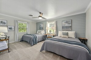 4 bedrooms, desk, iron/ironing board, travel crib