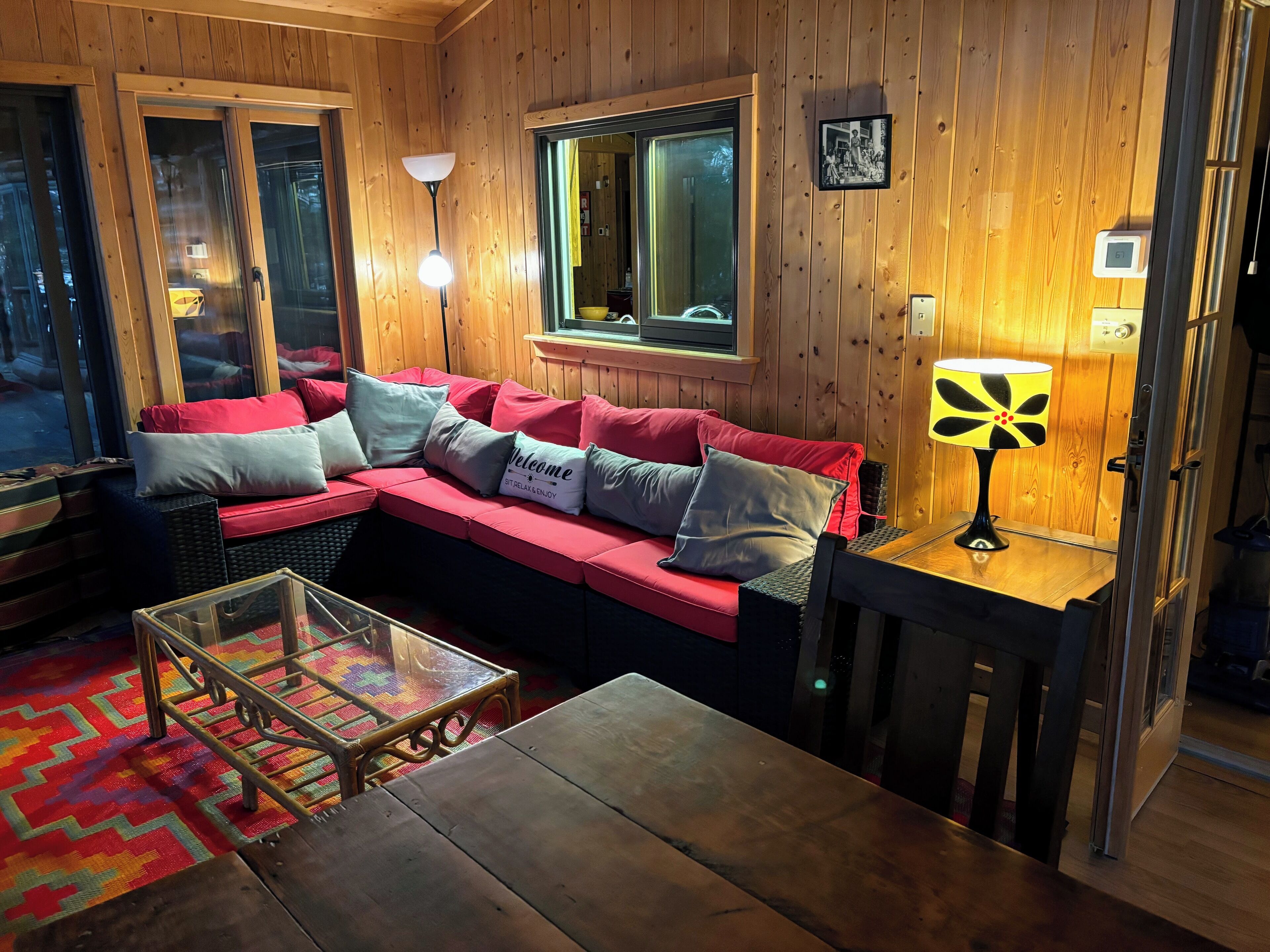 Smart TV, fireplace, DVD player, table tennis