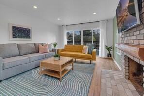 Fernseher, Tischfußball