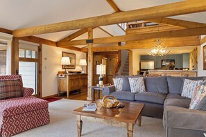 Smart TV, fireplace - Outpost: Golf Creek 35 - Teton Views! (Jackson)