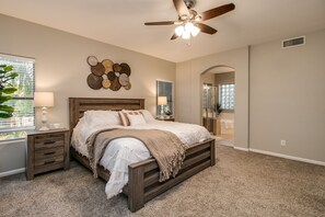 5 bedrooms, desk, iron/ironing board, travel cot