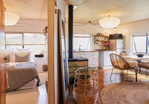 1 habitación y ropa de cama